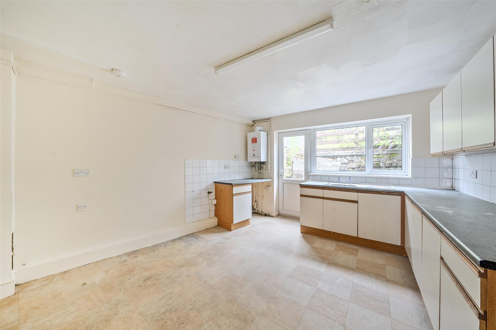 Britannia Road, Plasmarl, Swansea, SA6 8LH